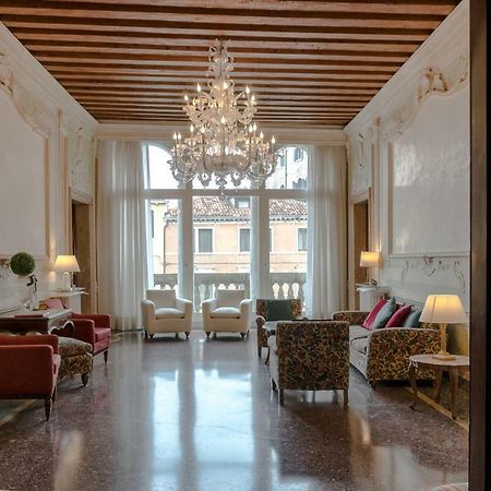 Luxury Balcony Apartment Veneţia Exterior foto