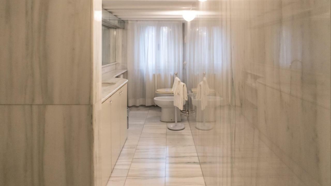 Luxury Balcony Apartment Veneţia Exterior foto