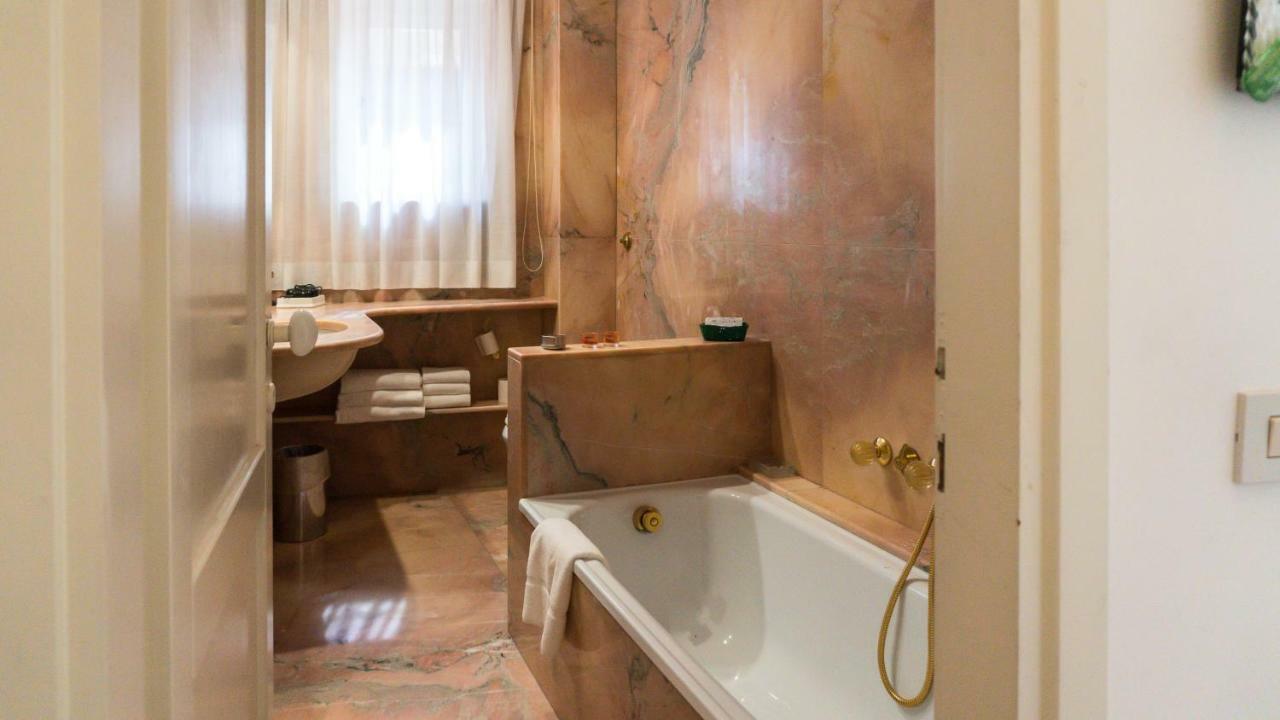 Luxury Balcony Apartment Veneţia Exterior foto