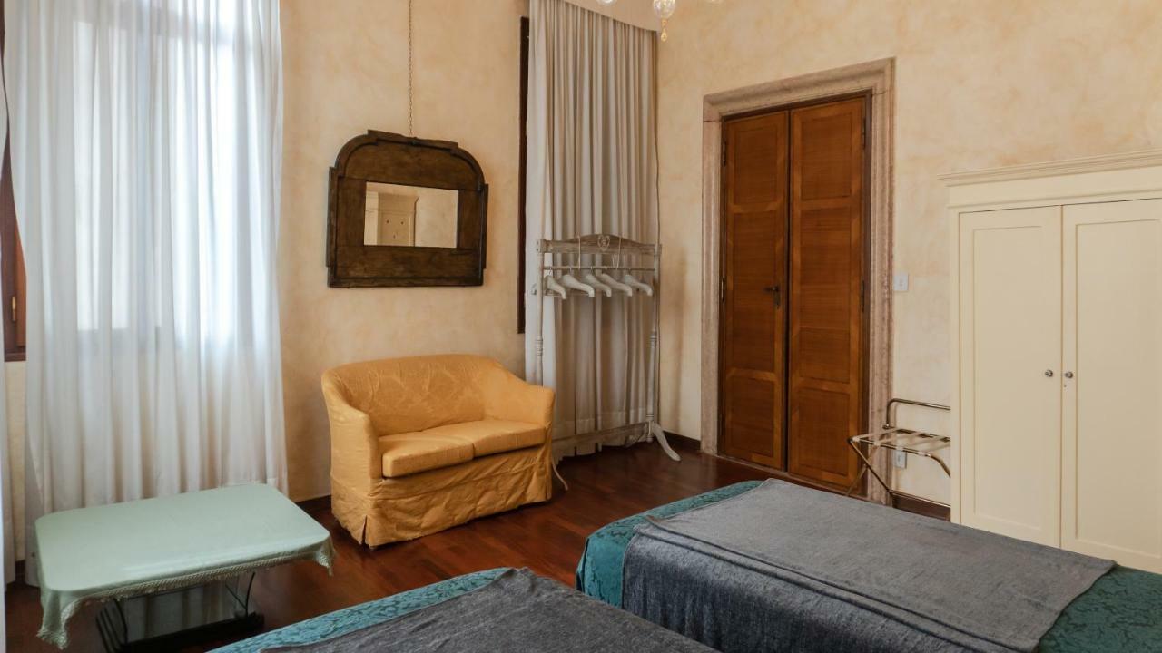 Luxury Balcony Apartment Veneţia Exterior foto