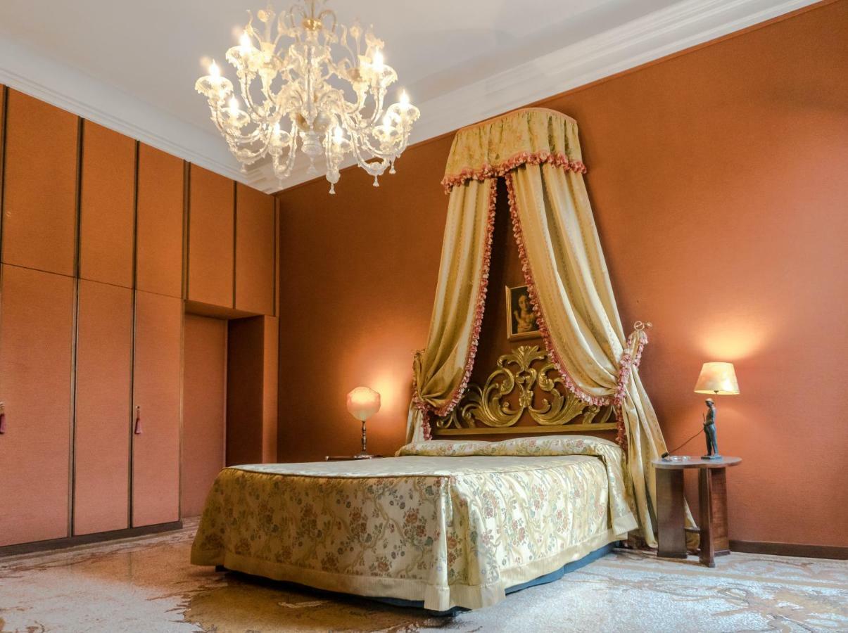 Luxury Balcony Apartment Veneţia Exterior foto